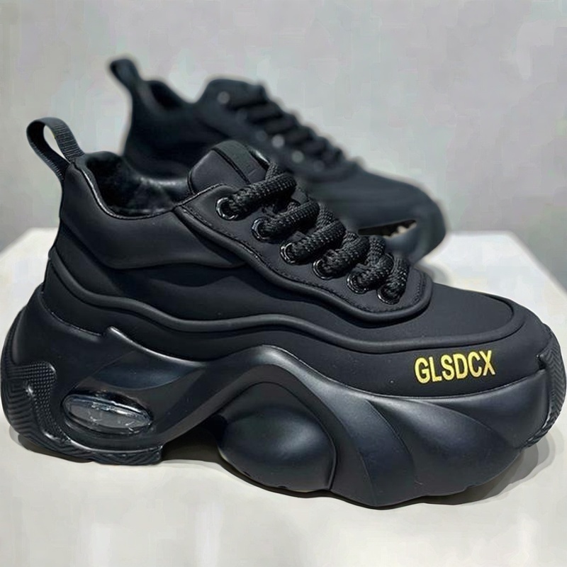 مصمم نمط حذاء رجالي 2025 الخري - مراجعة Mens Fashion Trainers 2025 وسعره