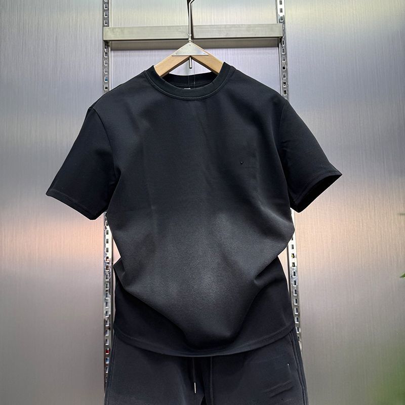 طقم صيفي عصري 2025: توب وبنطلو - مراجعة Mens Fashion Summer 2025 وسعره
