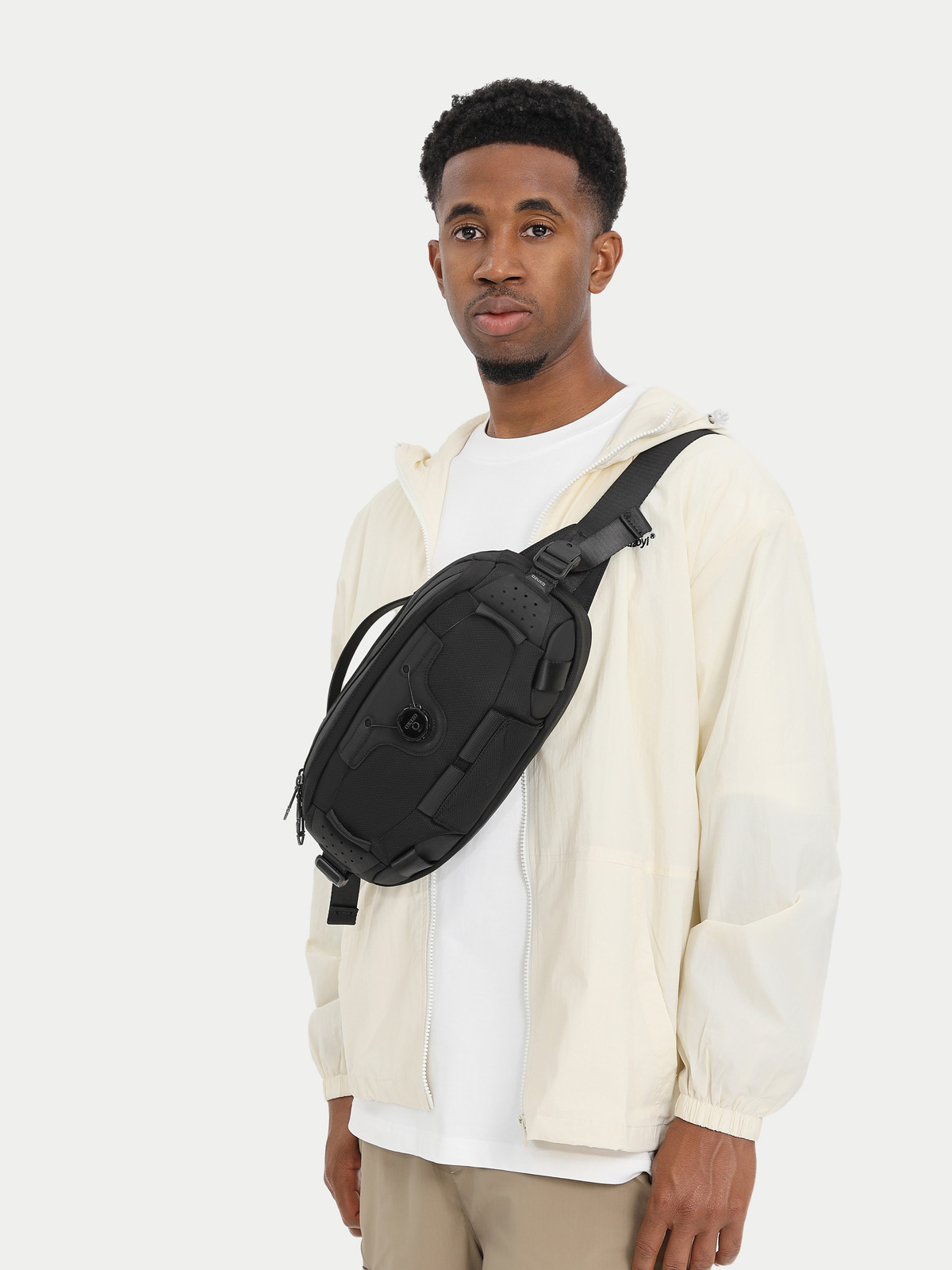 حقيبة صدر متعددة الوظائف من OZ - مراجعة Men'S Fashion Bag وسعره